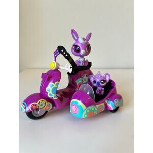 Littlest Pet Shop Blythe Purple Motorcycle Scooter Sidecar Hasbro 2010 w| 2 Pets